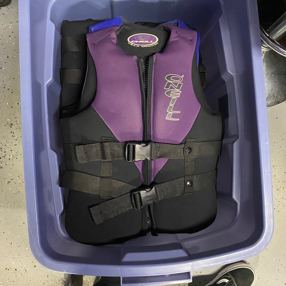 O’Neill Purple & Black Zip Up Life Jacket Vest